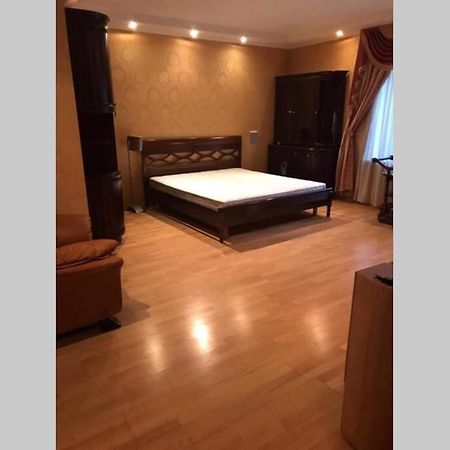 One Bedroom Kreschatik Str 4 Kiev Buitenkant foto