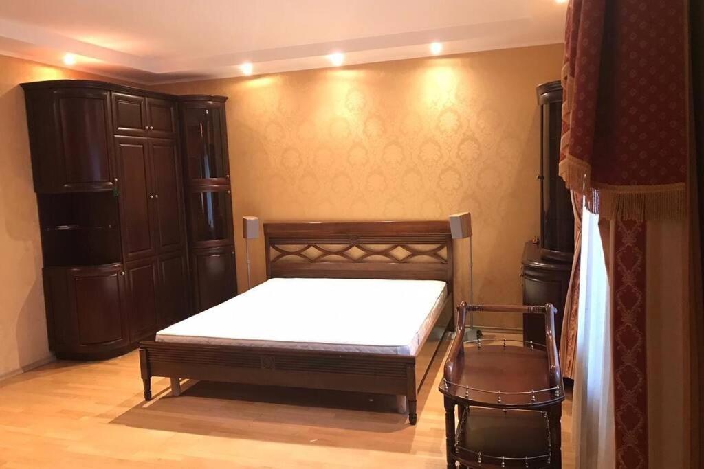 One Bedroom Kreschatik Str 4 Kiev Buitenkant foto