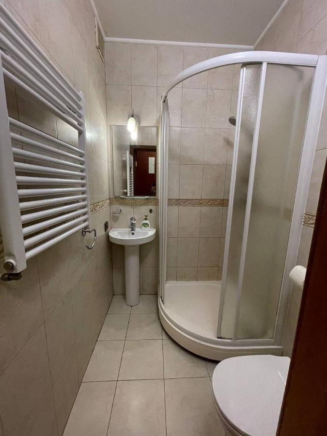 One Bedroom Kreschatik Str 4 Kiev Buitenkant foto